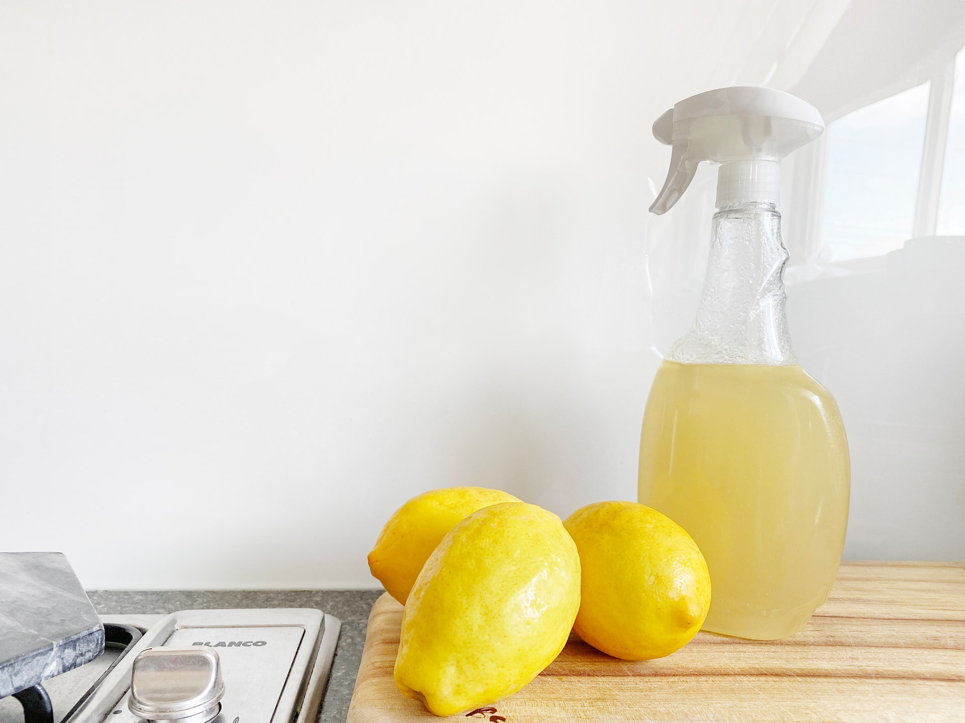Sitruuna on erinomainen apu kodin ekologiseen siivoukseen.